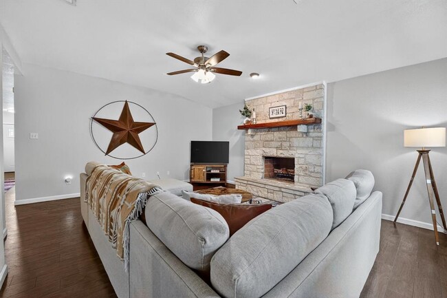 Foto del edificio - 14906 Foy Dr