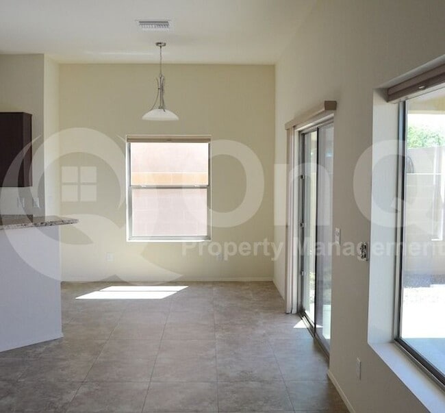 Building Photo - 3113 E Danbury Rd