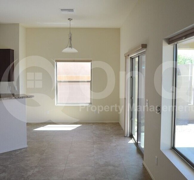 Foto del edificio - 3113 E Danbury Rd