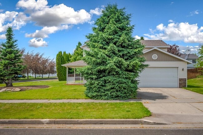 Building Photo - Broadmoore Community, 4 bed 2.5 bath