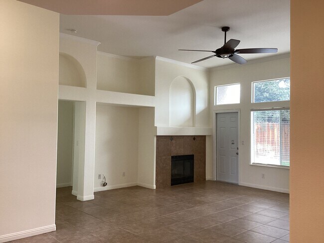 Foto del edificio - 7526 N Ellendale Ave