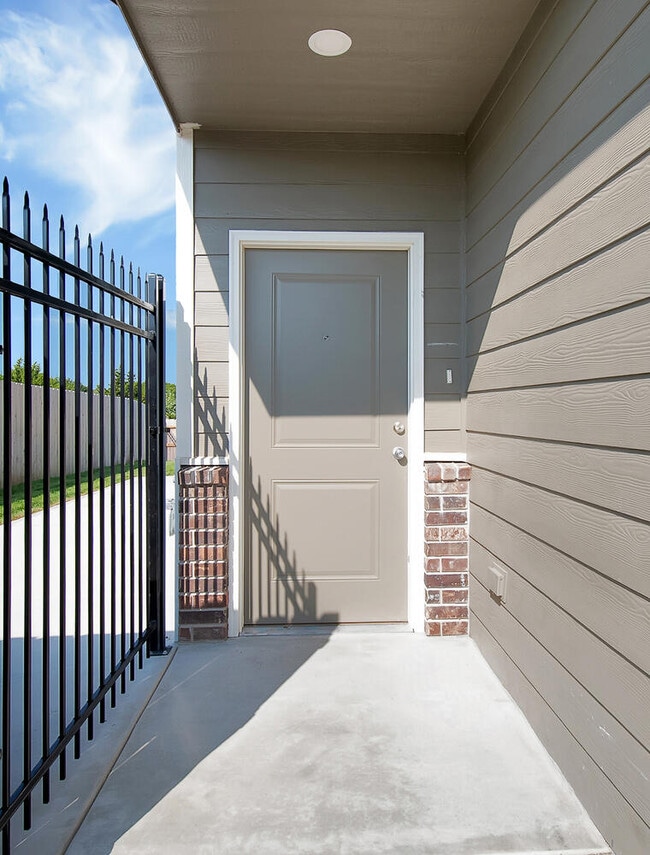 Foto del edificio - 1327 Azena St