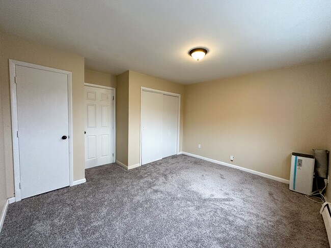 Bedroom - Unfurnished - 15 Greenwich Ave
