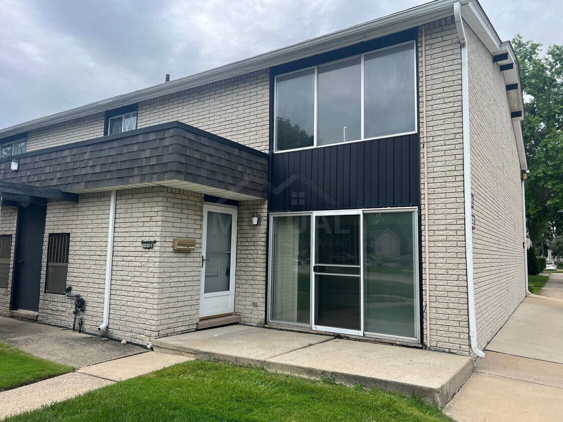 Foto principal - 8232 Karam Blvd