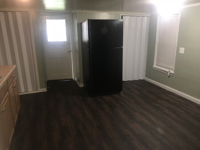 Foto del edificio - COMING SOON- Two Bedroom Home in Downtown ...