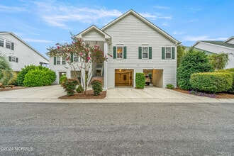 Building Photo - 3145 Lakeside Commons Dr SE