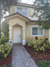 Building Photo - 2526 SW 83rd Terrace