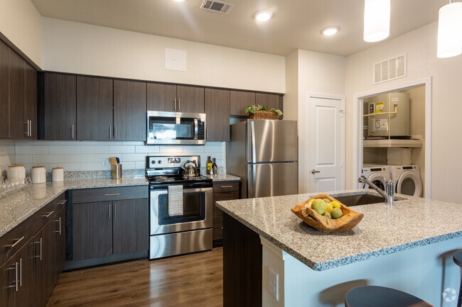 2 BR, 2 BA 960 SF - Eastridge