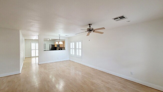 Foto del edificio - 167 White Butte St