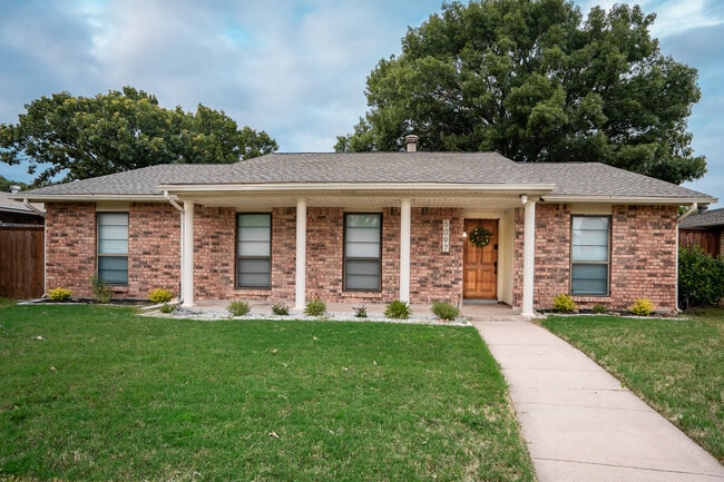 Building Photo - 5097 Roberts Dr