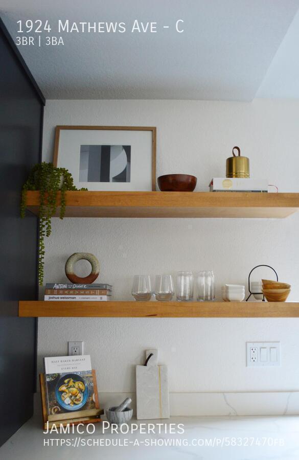 Foto del edificio - 1924 Mathews Ave