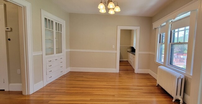 Building Photo - 52 Aldworth St