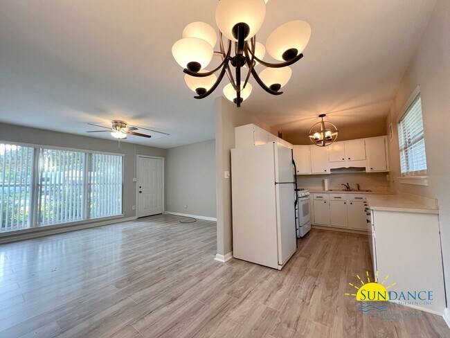 Foto del edificio - Location Location Location, beautiful 3 bedroom!