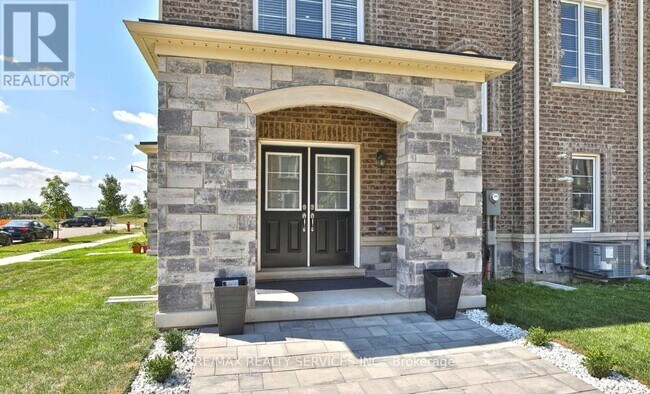 Building Photo - 34 Brushwood Dr