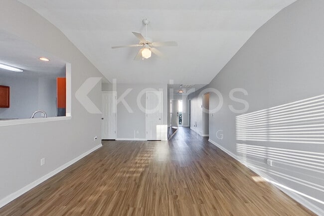 Building Photo - 261 Alexander Pointe Dr