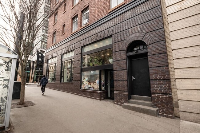 Building Photo - Cool & Chic Downtown Flat with A/C Comfort!