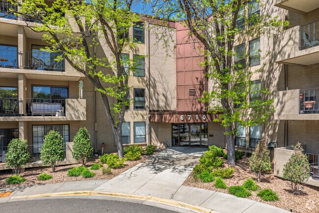 Foto del edificio - 6650-6730 Vernon Ave S
