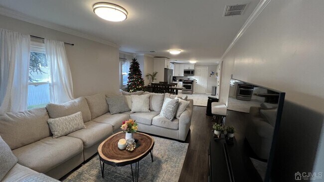 Foto del edificio - 677 Edgewood Pl