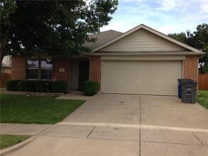 Building Photo - 1223 Periwinkle Dr