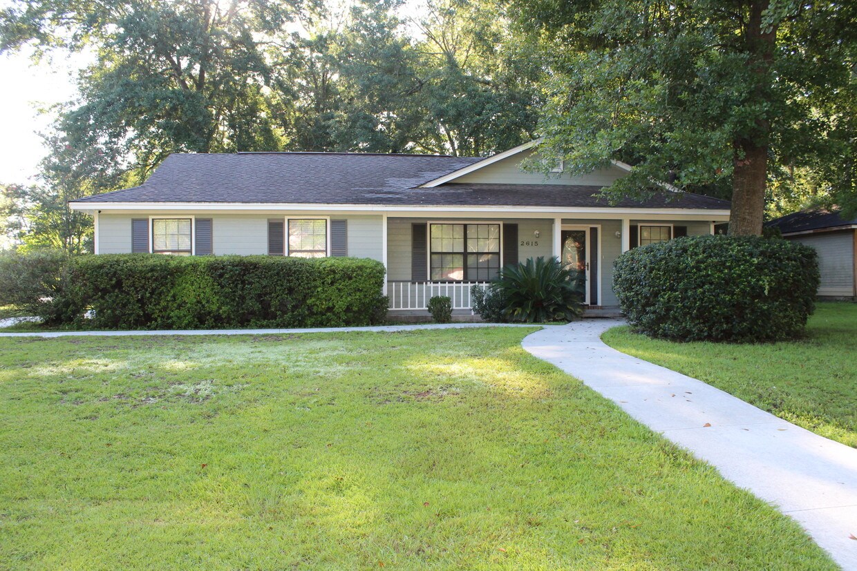Primary Photo - 2615 Banks Cir