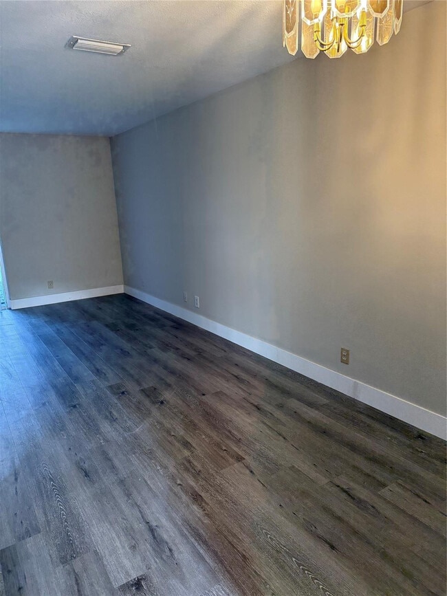 Foto del edificio - 1349 Sussex Dr