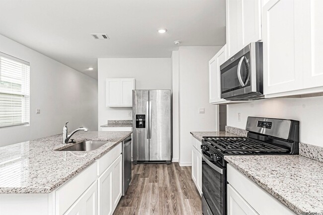 Building Photo - 910 Drago Dr