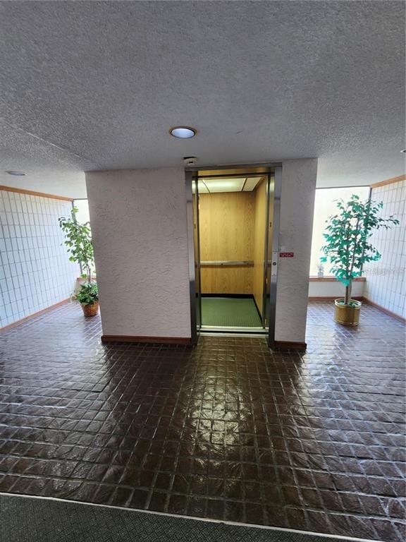 Foto del edificio - 13610 S Village Dr