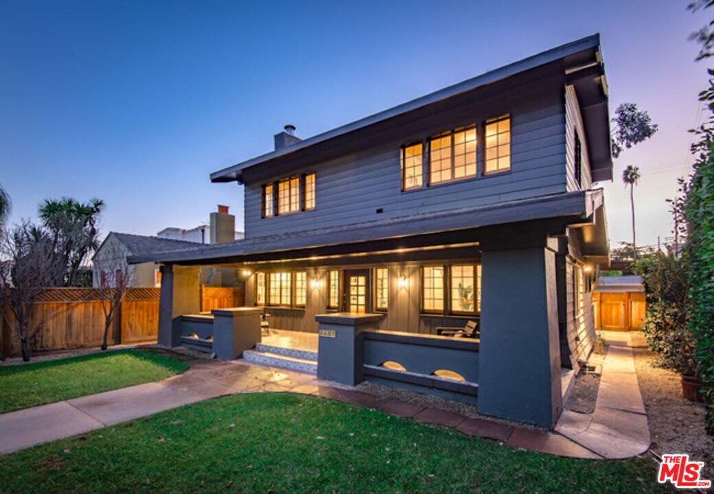 Foto principal - 2417 Walgrove Ave