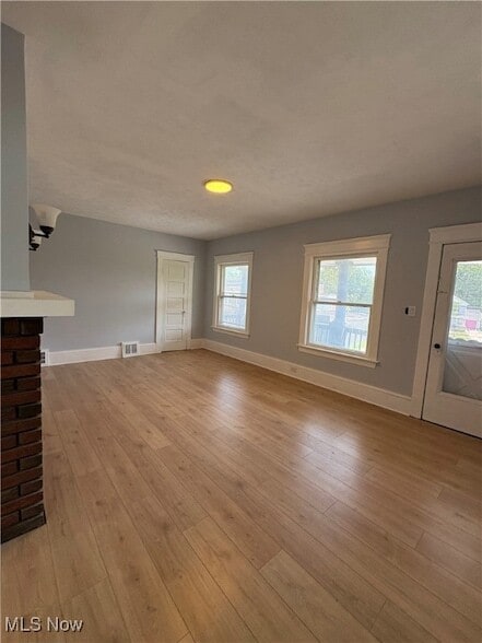 Foto del edificio - 946 E 79th St