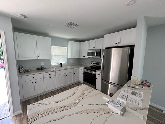 Building Photo - SE Cape Coral Duplex Unit