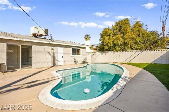 Building Photo - 1516 Saylor Way
