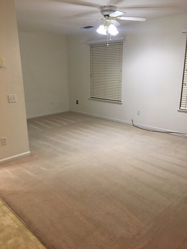 Foto del edificio - Rare studio in N. Turlock