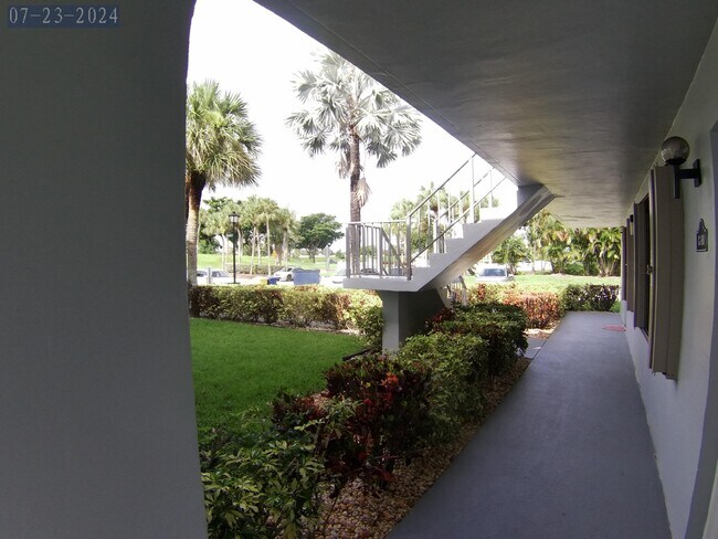 Foto del edificio - 99 Normandy Ln
