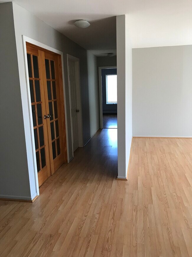 1515 E CHURCHILL Dr Unit 102, Palatine, IL 60074 Condo for Rent in