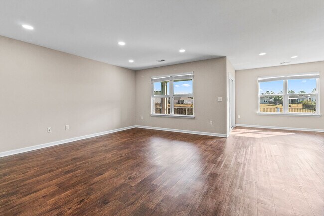 Building Photo - Mountain Ash home