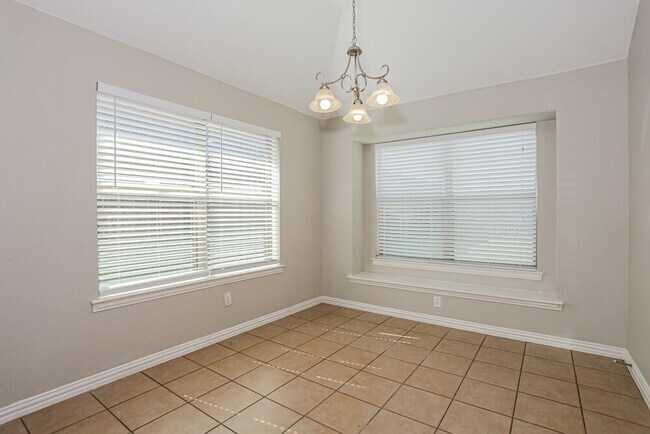 Foto del edificio - 311 Galloping Hill Rd