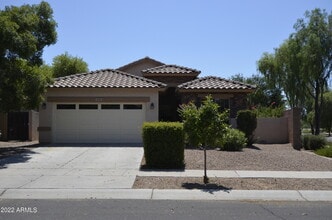 Building Photo - 4100 S Vineyard Ave