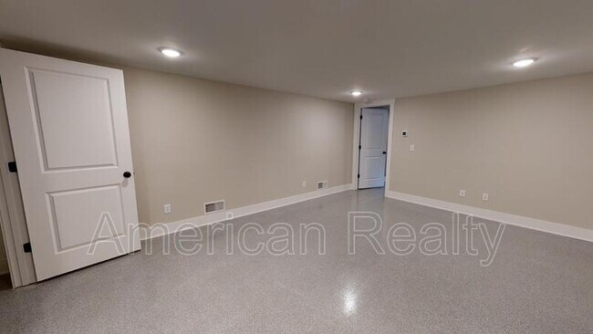 Building Photo - 3260 Essex St NE