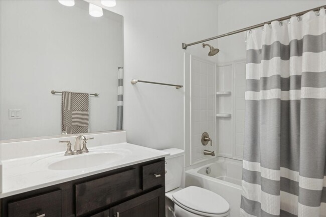 Foto del edificio - 5 Lake Vista Ct