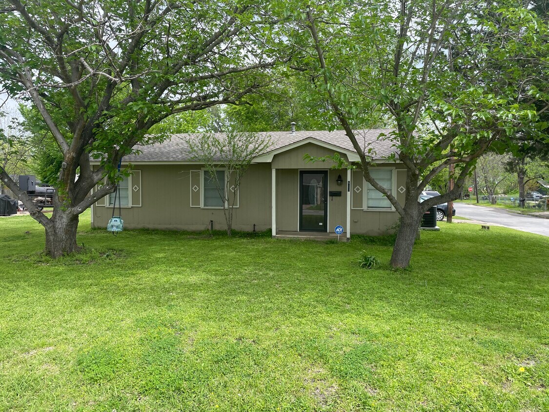 Primary Photo - 607 S Dallas St