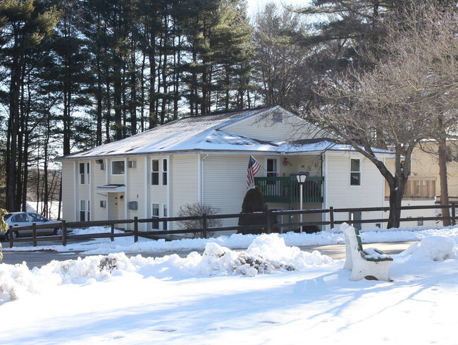 Building Photo - Mill Hollow Apartments