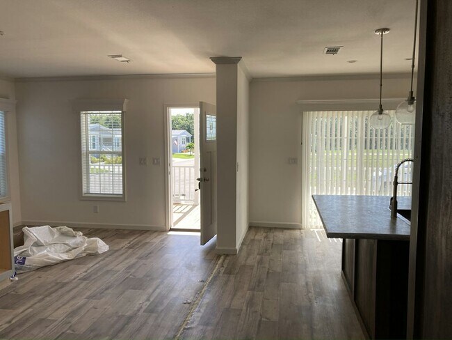 Building Photo - 3617 Campari Dr