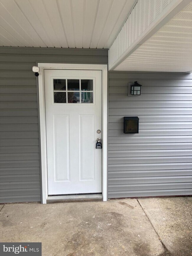 Building Photo - 30 Redbrook Ln