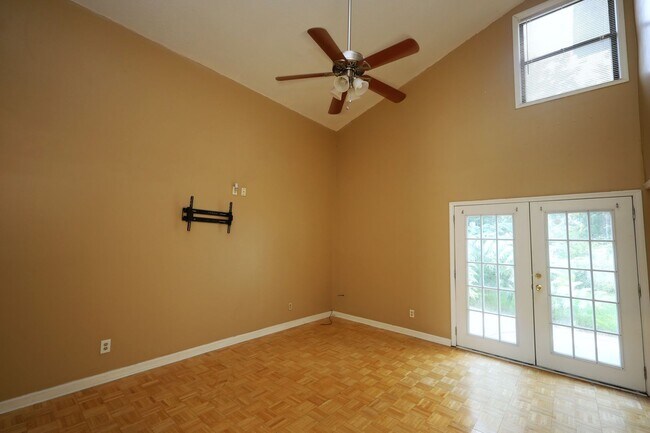 Foto del edificio - 5 Crestwood Cir