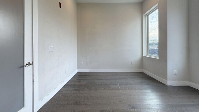 Building Photo - 1415 N 8th St