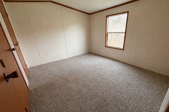 Building Photo - 108 Bridsall S. -