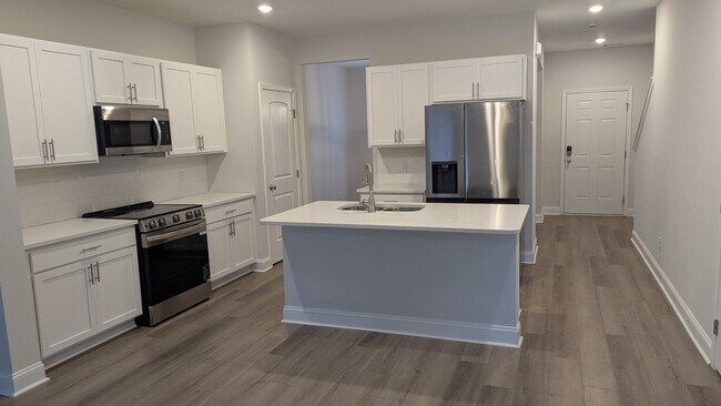 Building Photo - 200 Glick Wy
