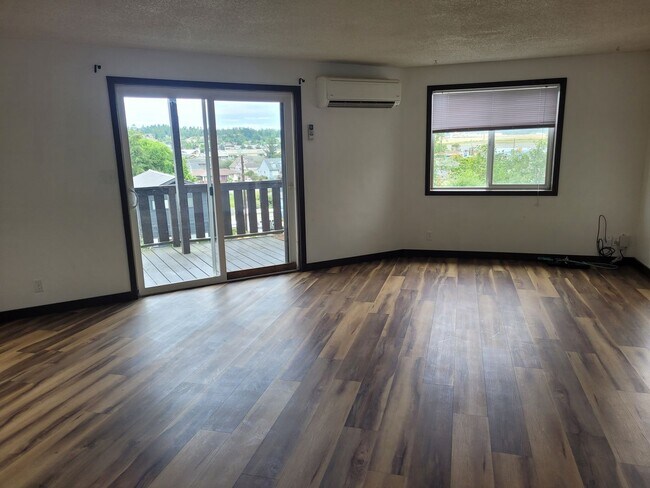 Foto del edificio - 2146/2148 Monroe Ave