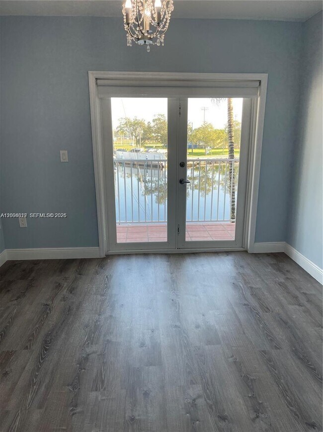 Foto del edificio - 2415 NW 16th St Rd