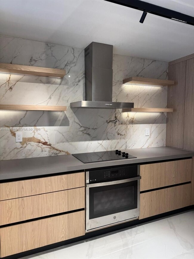 Building Photo - 800 N Miami Ave